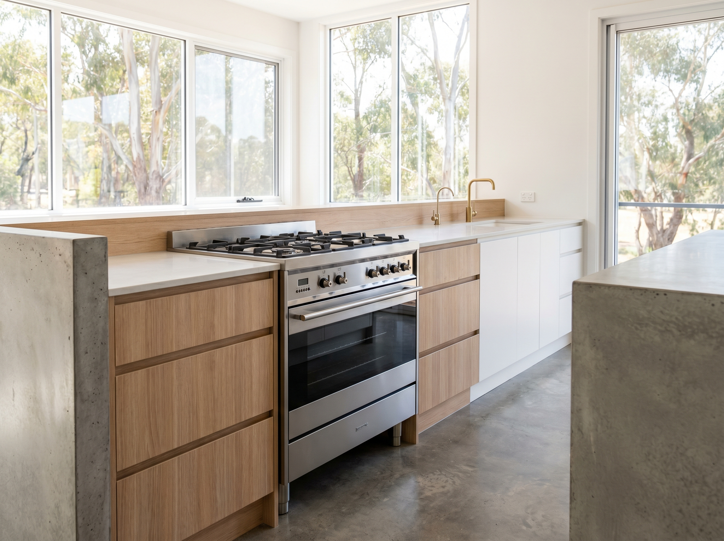 Appliances — Oven in, and shown how it works